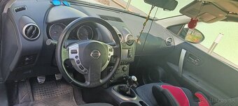 Nissan Qashqai+2 - 4