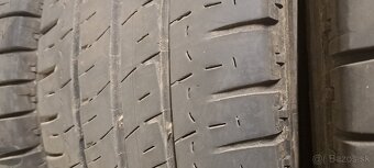 Predám 4ks slušné letné 235/65r16C Michelin na dodávku - 4