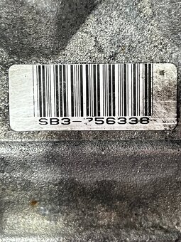 Predám originálny kompresor klimatizácie DENSO 7L6 820 803 F - 4