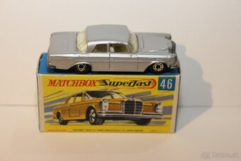 Matchbox SF Mercedes 300 SE coupe - 4