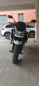Kawasaki Z1000 - 4