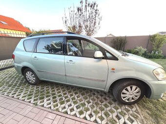 Toyota Avensis Verso 2.0 D-4D - 4