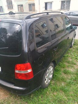 Volkswagen touran - 4