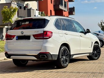 BMW X5 xDrive40d A/T - 4