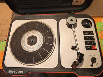 Predám kufríkový gramofón - 4