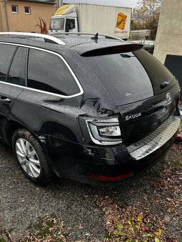 Predám havarovanu Škoda Octávia 2.0 TDI 135 KW 4x4 DSG 2019 - 4