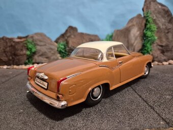 prodám model 1:18 Borgward Isabela - 4