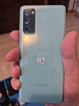Samsung Galaxy S20FE - 4
