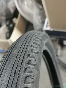Schwalbe hurricane 27.5x2.25 - 4