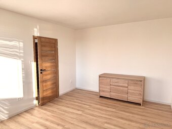 Prenájom- útulný 1 izbový byt s balkónom, Nové Zámky - 4