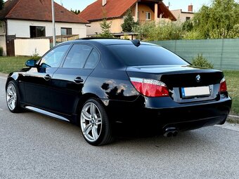 BMW 550i MANUAL / M-Paket / SPORTSITZE / LOGIC7 / NAVI - 4