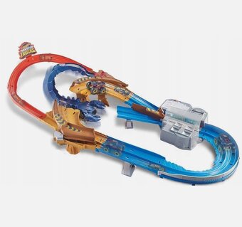 Hot Wheels Monter Trucks Scorpion Sting Raceway - 4