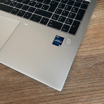 HP EliteBook 860 G10 TOUCH\ +záruka - 4