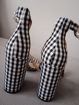 Dámske sandálky zn. STEVE MADDEN - 4