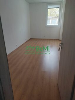 Prenájom kancelárske priestory Kysucké Nové Mesto 43m2 093- - 4