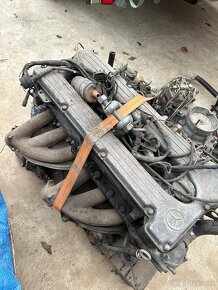 Motor Mercedes M110 - 4