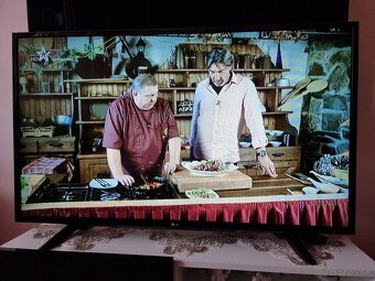 Predám LED TV LG 49LF510V Full HD - 4