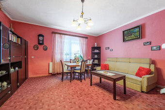 Na predaj priestranný rodinný dom s veľkým pozemkom | Poproč - 4