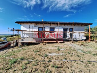 ADOMIS - predám pekný 5-izbový bungalov2, 123m2,Ortáše 607m2 - 4