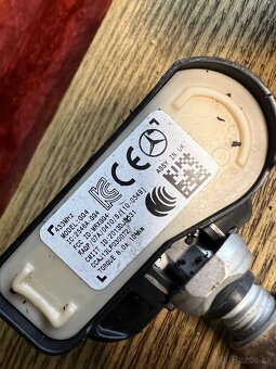 Snimač tlaku v pneumatikach mercedes - 4