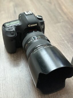 Canon EOS 5D MarkIII - Objektiv Canon EF 24-70mm 1:2.8 - 4