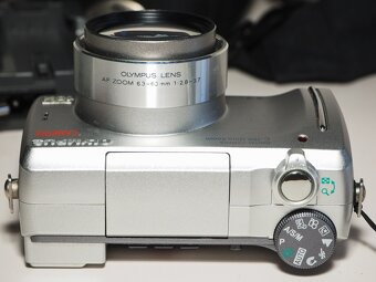 Olympus C-760 s príslušenstvom. - 4