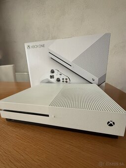 Xbox One S 1TB (biely) + 2 ovládače - 4