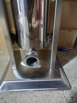 Vertikálna plnička klobás – 7L PROFI - 4