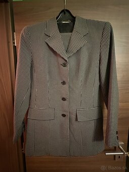Predám dámske kostýmy pre managerku veľkosť 38 - 4
