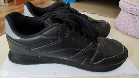 Predám detskú športovú obuv veľkosť 39, zachovalé - 4