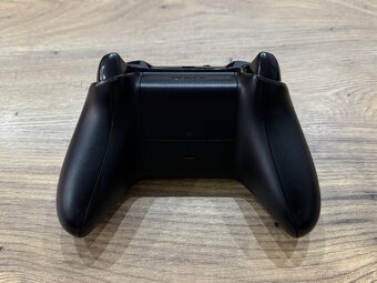 Originál bezdrôtový ovládač na Xbox One Black - 4