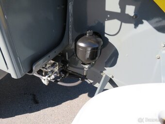 Kolesový nakladač Kramer 5075 + vidly. - 4