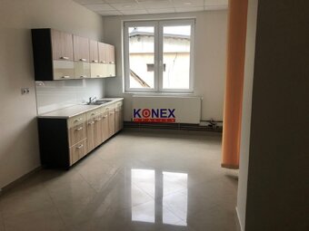 NA PREDAJ TROJPODLAŽNÝ POLYFUNKČNÝ OBJEKT V SNINE - 4