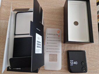 Xiaomi MIX Flip - 4
