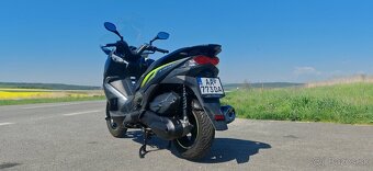 Kawasaki J300 - 4