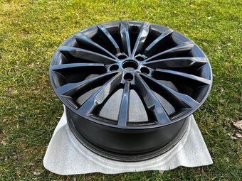 Elektróny Škoda Trinity R19 Superb III - 4