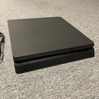 PlayStation 4 Slim 1TB + 2 ovládače - 4