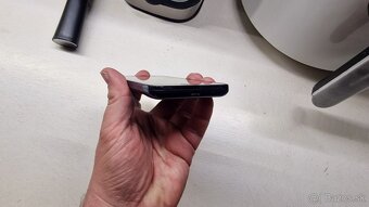 Samsung Galaxy S2 Plus - retro mobil - 4