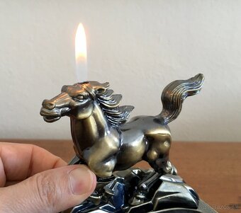 Kôň, lev popolník - zapaľovač, dekorácia - 4