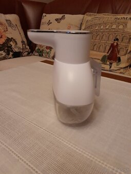 Bezdotykový dávkovač mydla - 4
