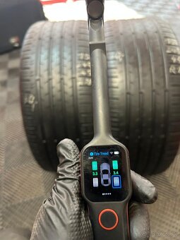 15. Pneumatiky Letne Continental 245/45R18  2ks - 4