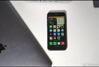iPhone SE 2020 128GB - 4