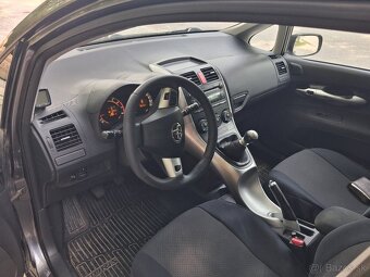 Toyota auris - 4