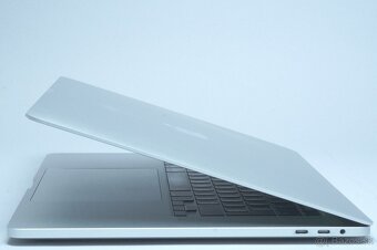 ZÁRUKA/Macbook Pro 16" TB/I7 2.6GHZ/16GB RAM/512GB SSD/CZ - 4