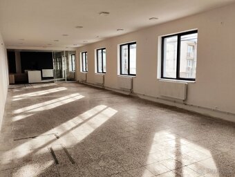 Samostatný oplotený objekt 2100 m2 Devínska Nová Ves - 4