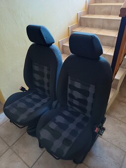 Predné sedačky na Ford Fusion - 4