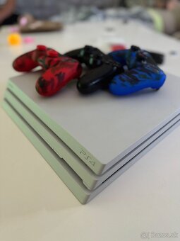 ps 4 pro / PlayStation 4 . 1 TB (3 ovladače) - 4