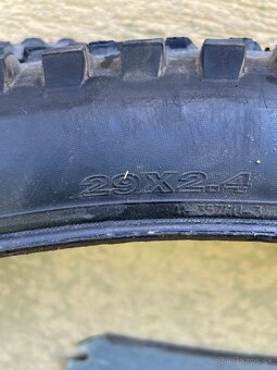 Plášte / Gumy 2x SCHWALBE 26x2.25 a 2x MAXXIS 29x2.4 - 4