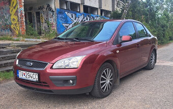 2005 Ford Focus Ghia sedan, 1.6 lpg - 4