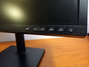 Samsung S22C450, 22", 16:10, 1680x1050, VGA, DVI - 4